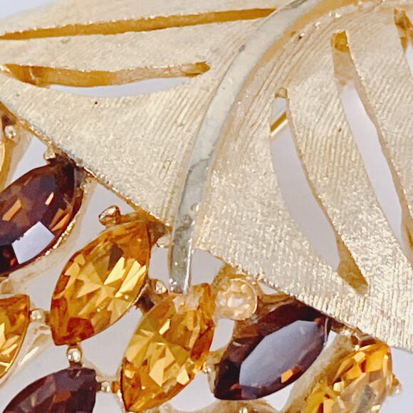 VTG Mid Century Amber Rhinestone Grape Cluster Brooch Gold Tone 1950s Sparkly - Picture 6 of 11